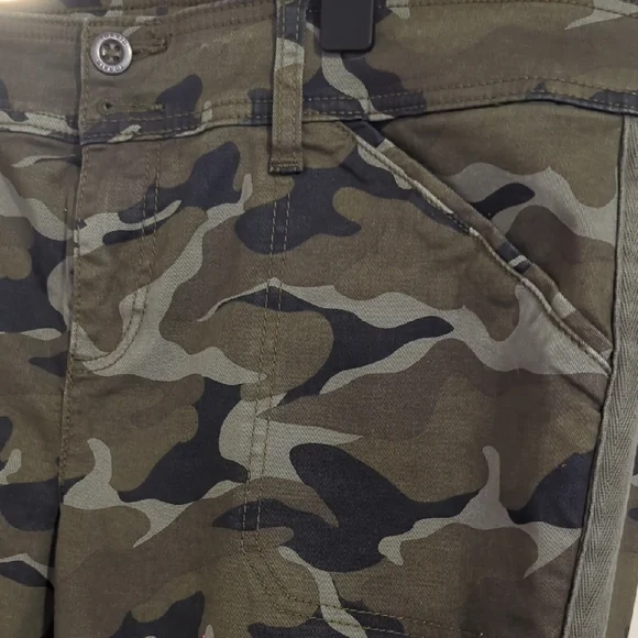 Camouflage Cargo Pants - Picture 3 of 11